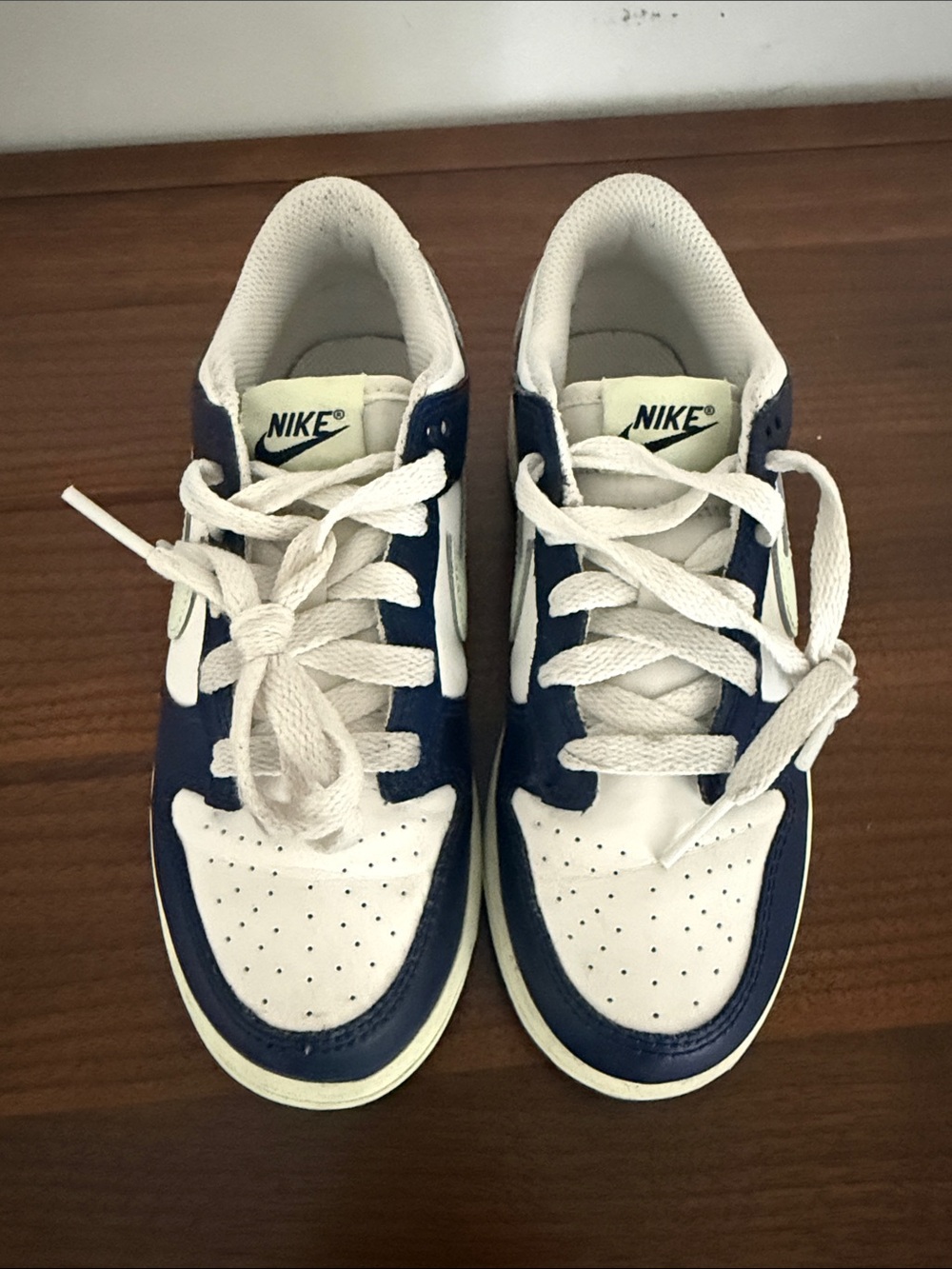 Nike Kids Low-Top Sneakers in Navy, Mint green and White